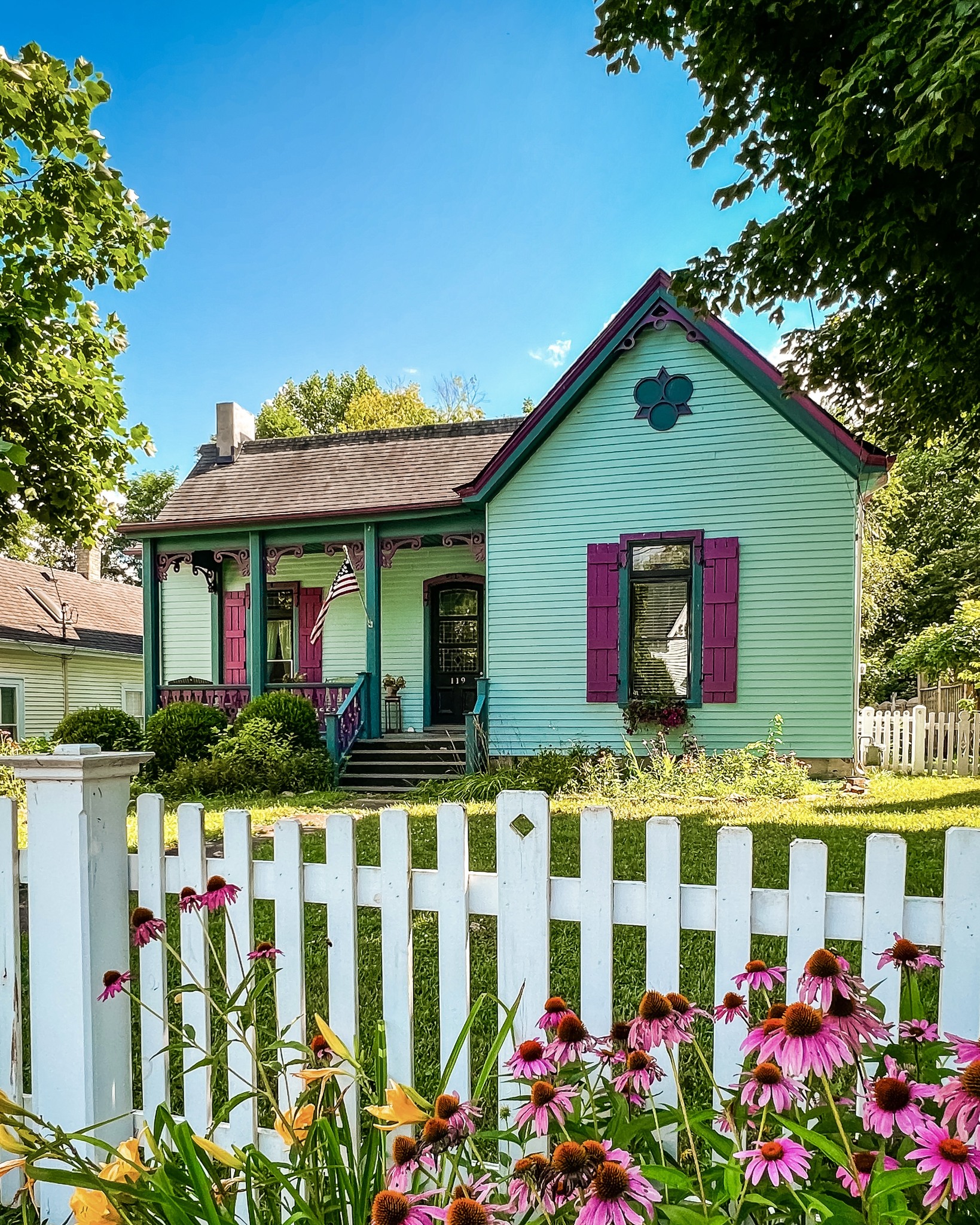 Colorful Midway, Kentucky House