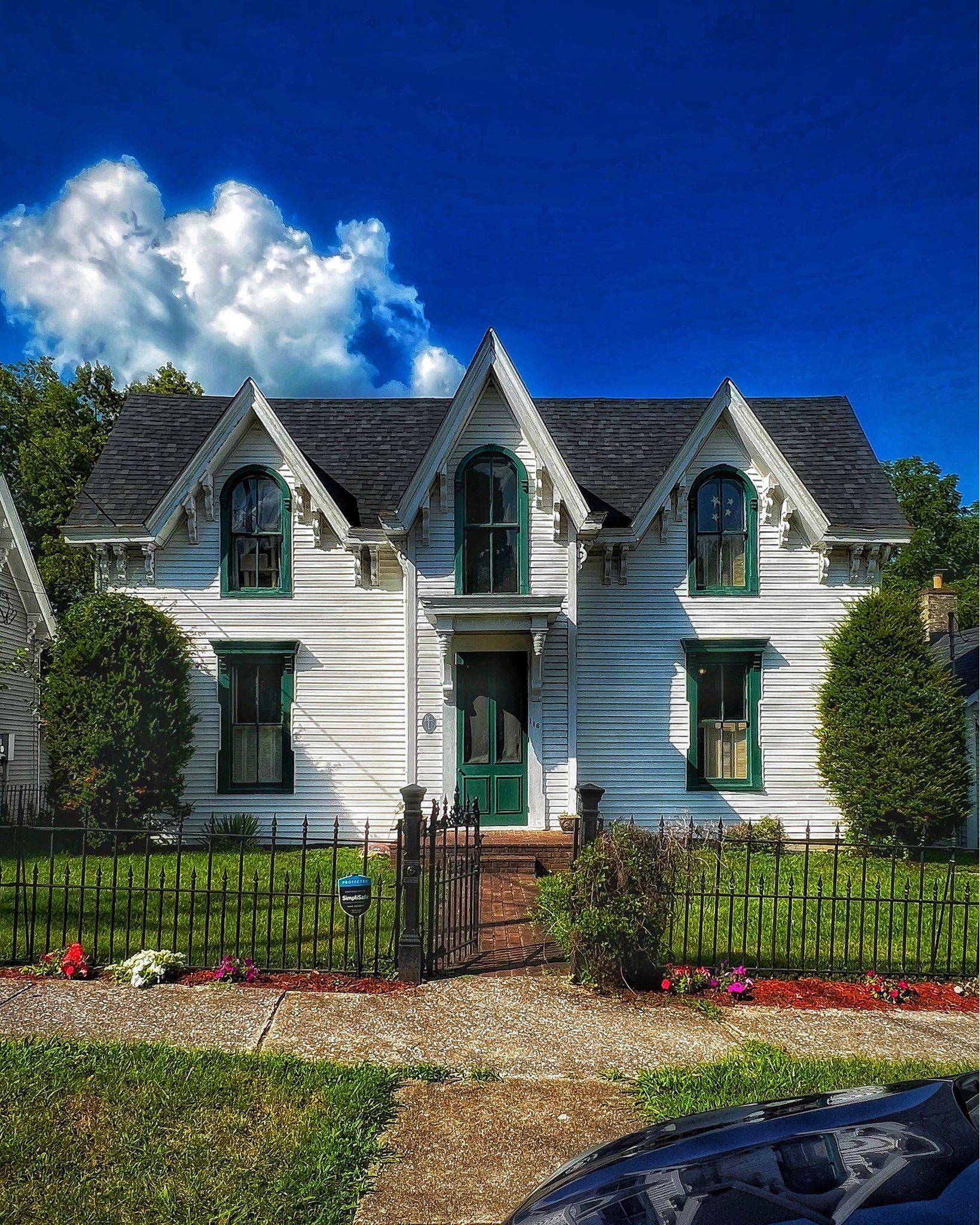 The Taylor House – Midway, KY